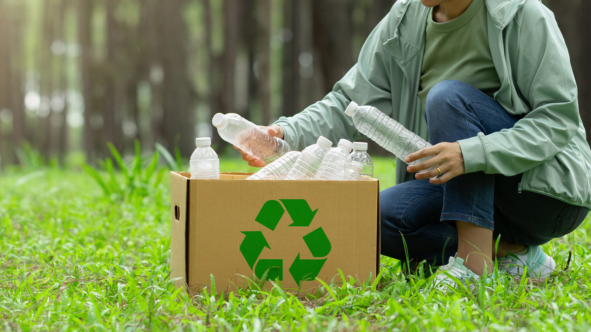 快递包装回收现状及解决方案：提高意识、建立机制、加强再利用