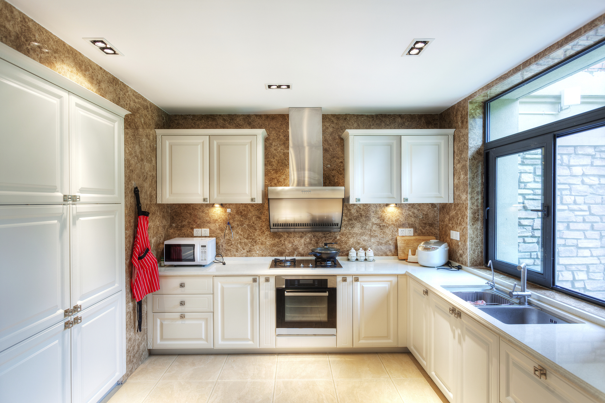 家居厨房设计：打造实用舒适的美食空间