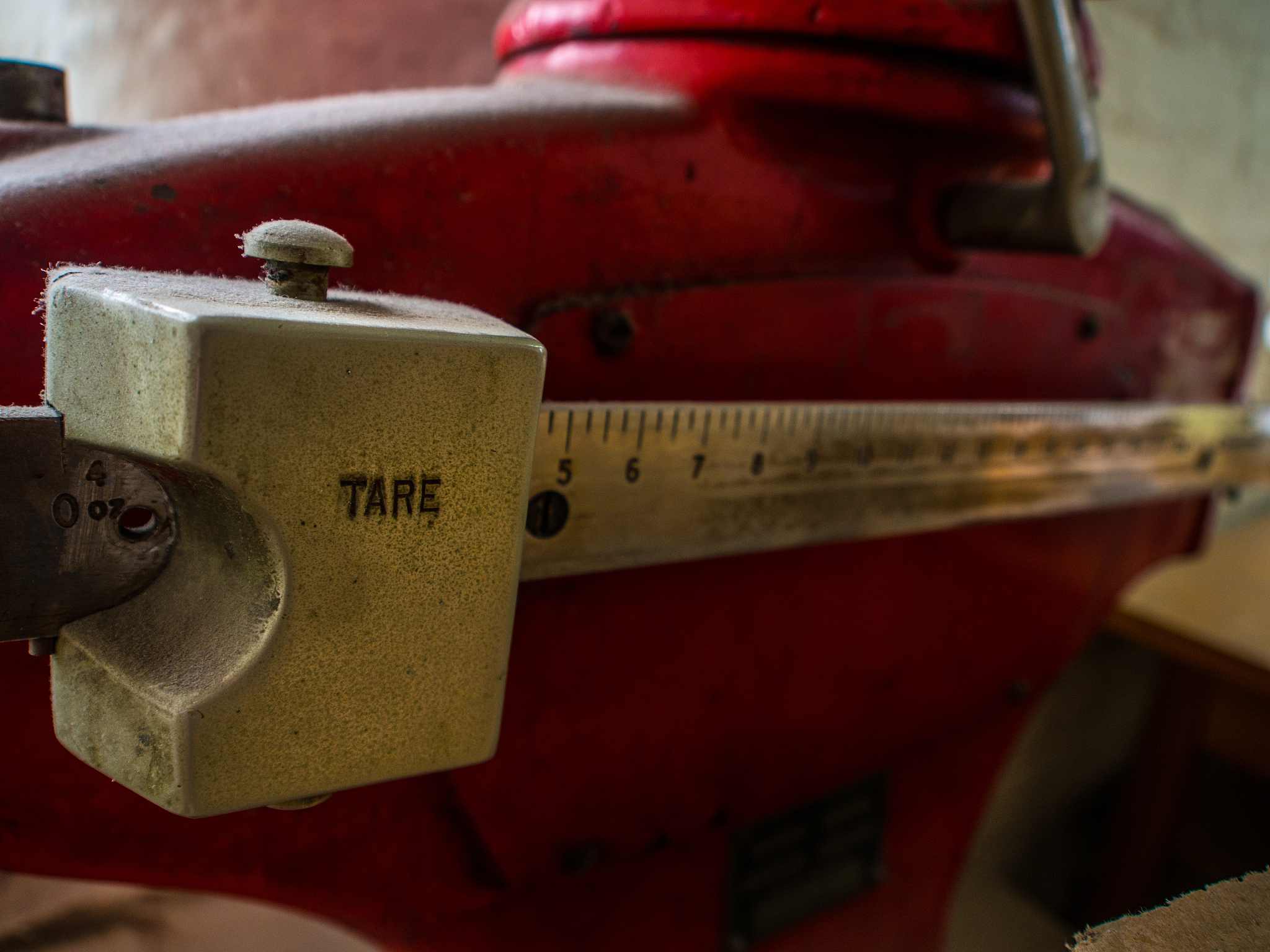 industrial weighing scale close-up tare - shipping