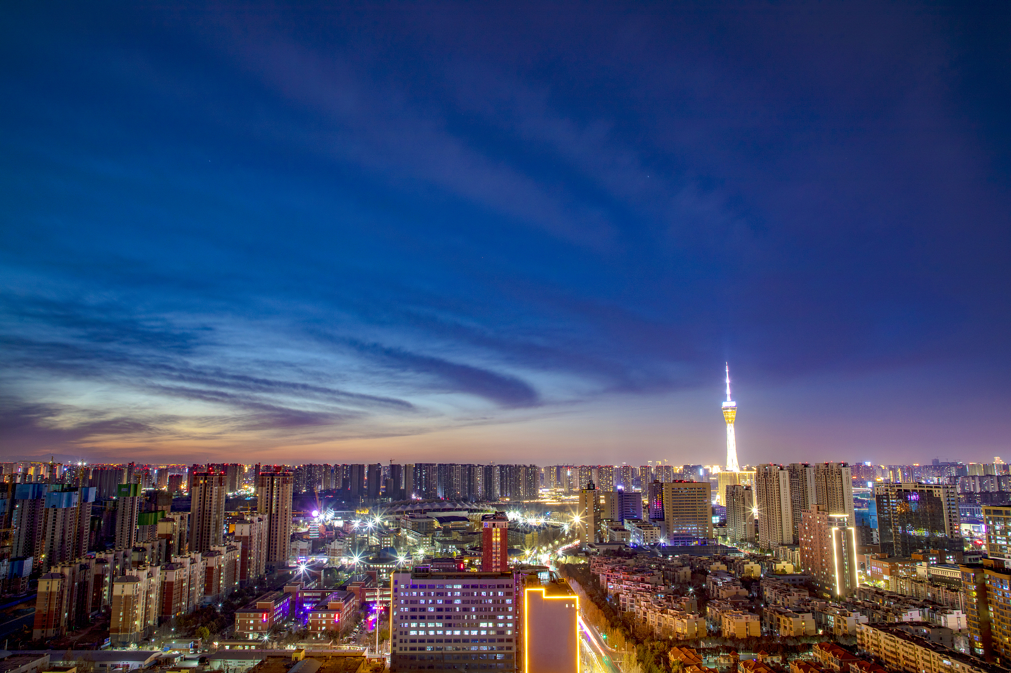 河南省郑州市中原福塔,大玉米,双子塔城市地标夜景