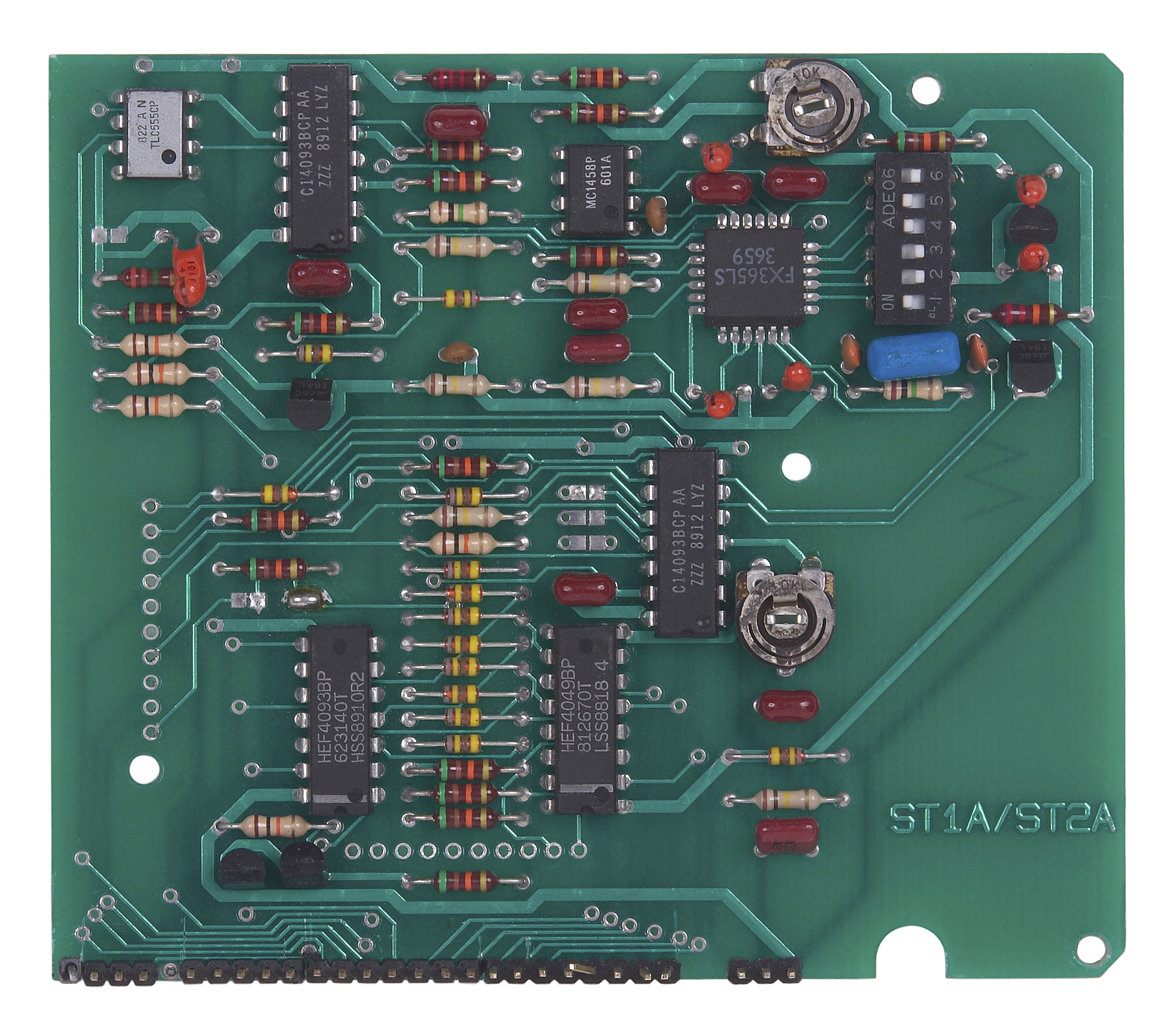 易果多功能料理锅主板 - 控制烹饪模式和温度的电子核心