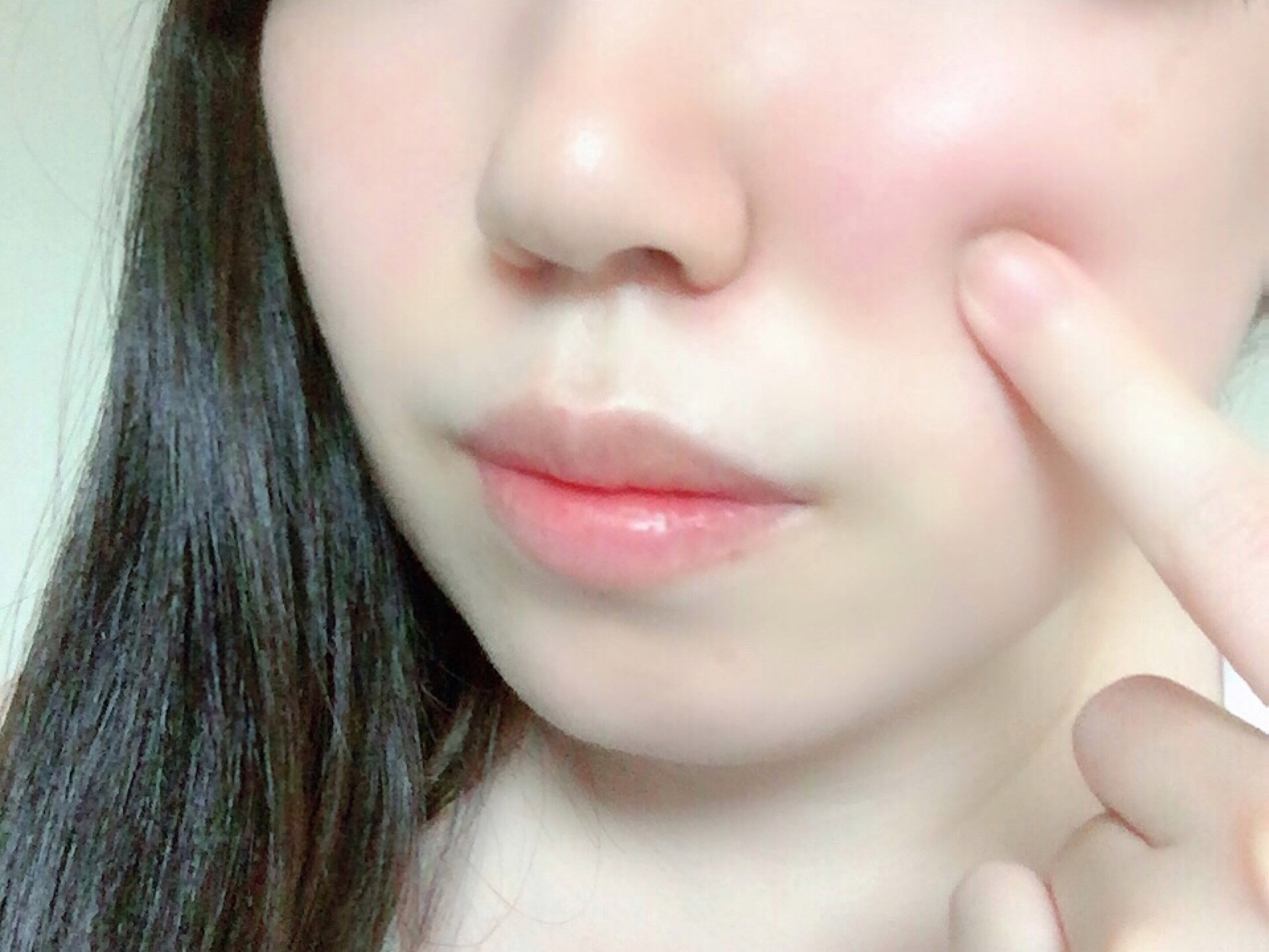 经常抿嘴唇能让嘴唇变薄吗？真相是…