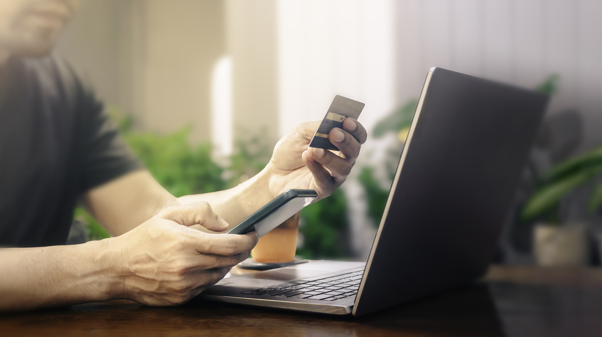 年轻人上网设备大揭秘：从手机到游戏主机，哪个是你的最爱？