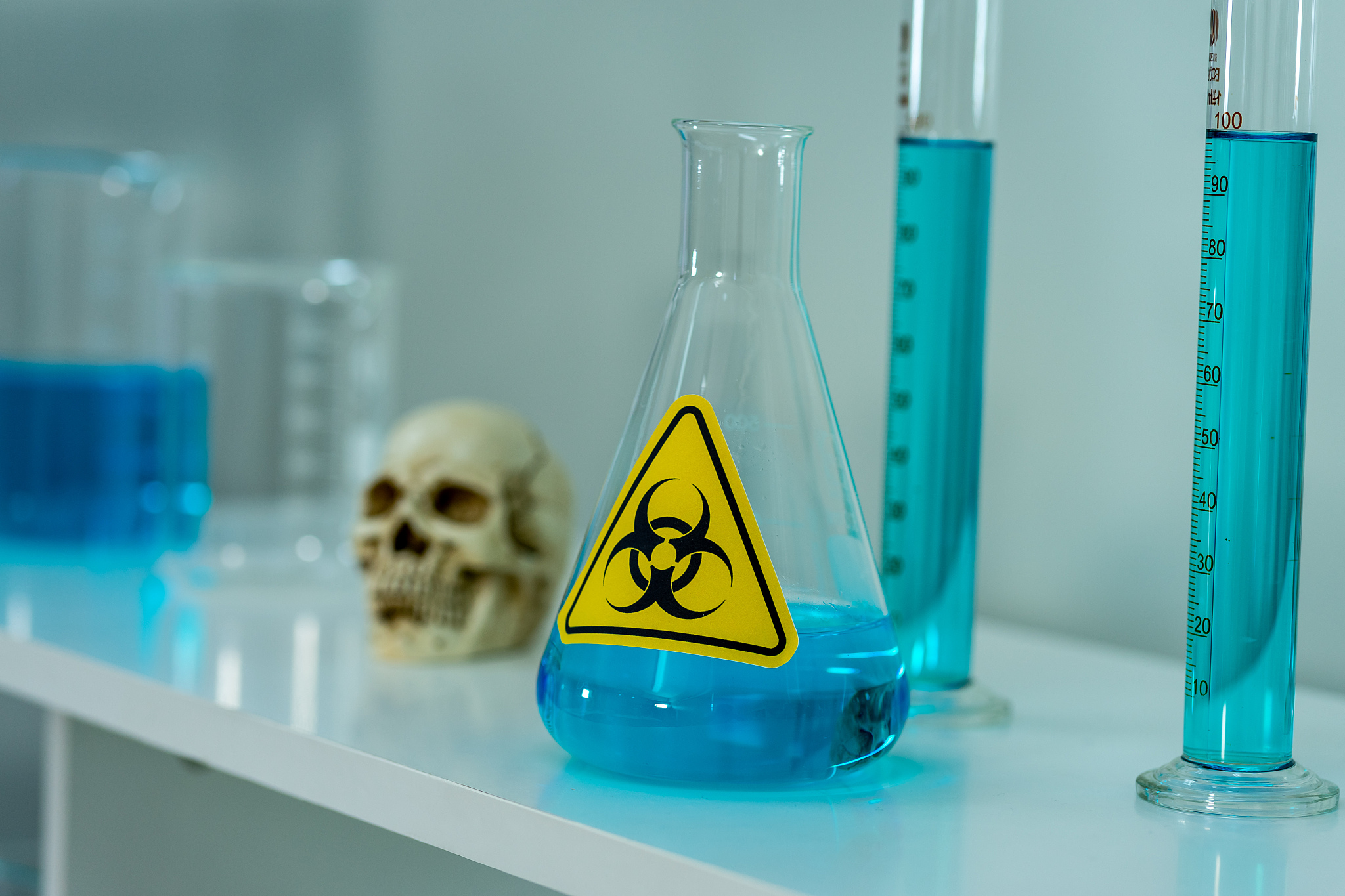 死亡与化学：探索生命终结的化学奥秘