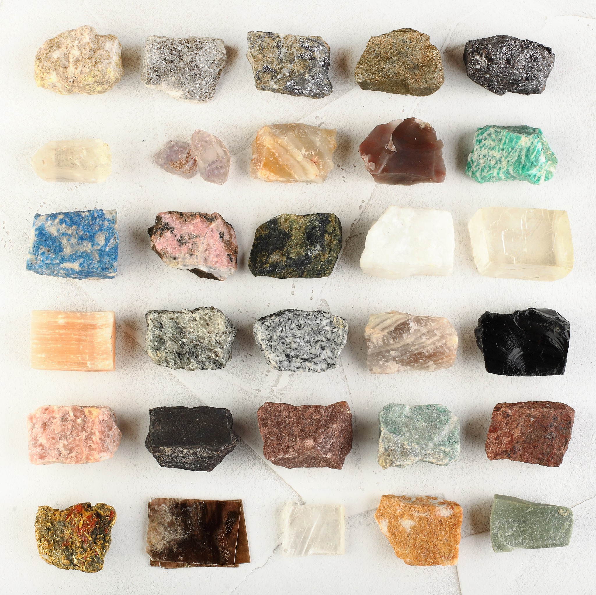 肾结石和膀胱结石的区别 英文一千字 带标题