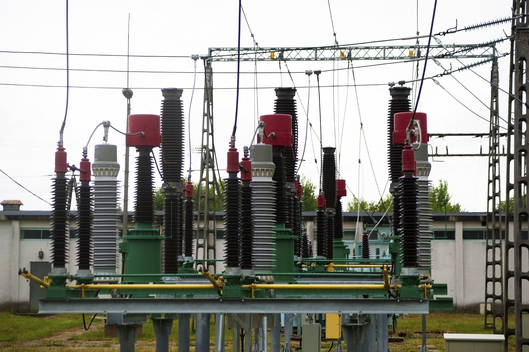 变压器的工作原理、类型及应用 - SEO优化指南