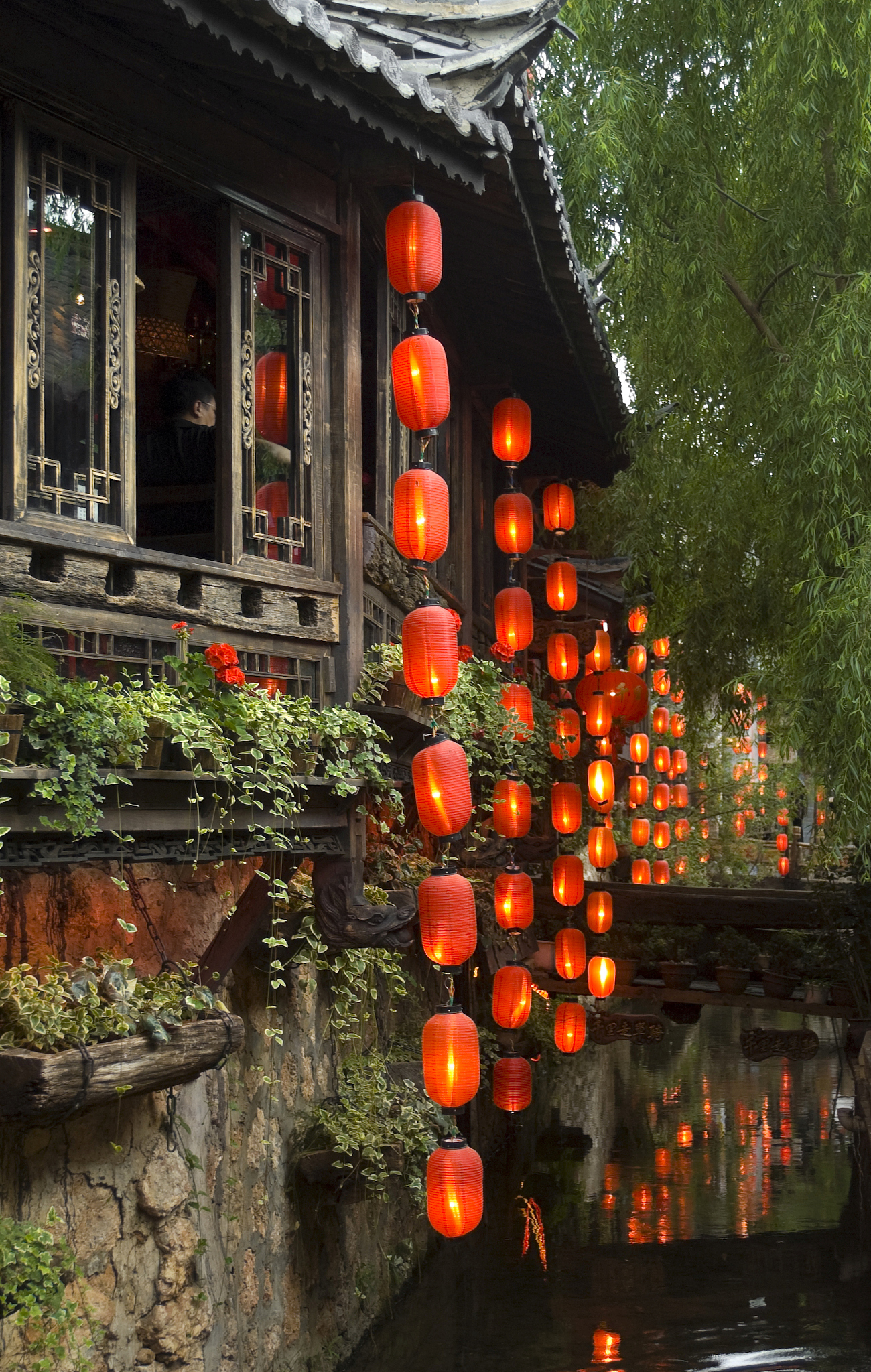 云南省旅游学校美发与形象设计专业怎么样