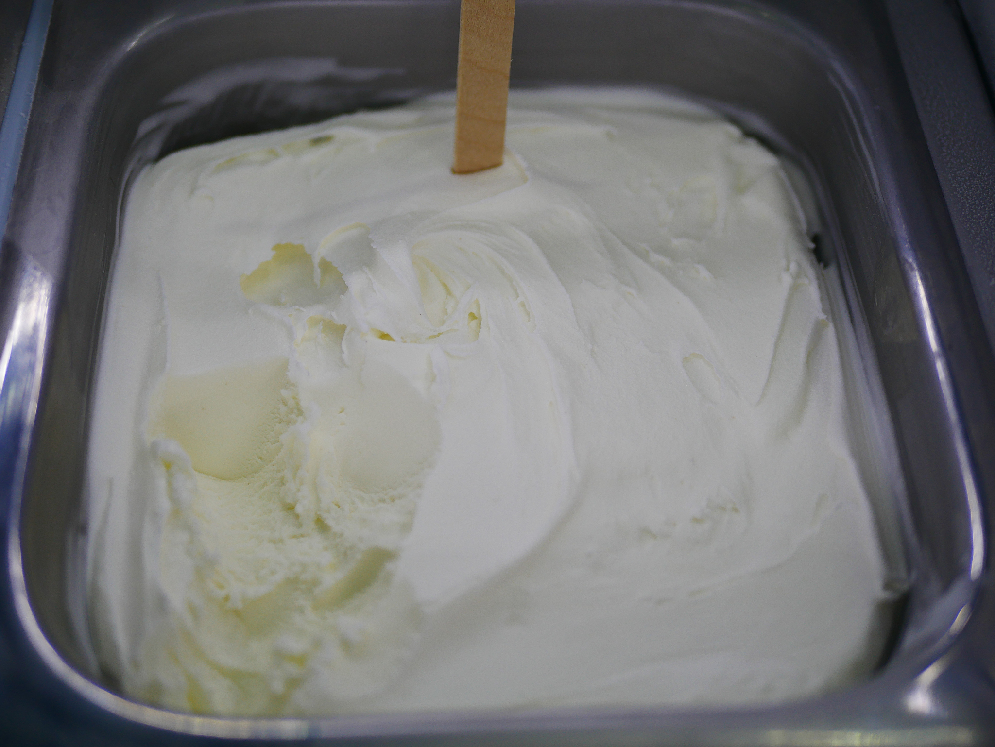 意式牛奶冰淇淋加工中老化作用