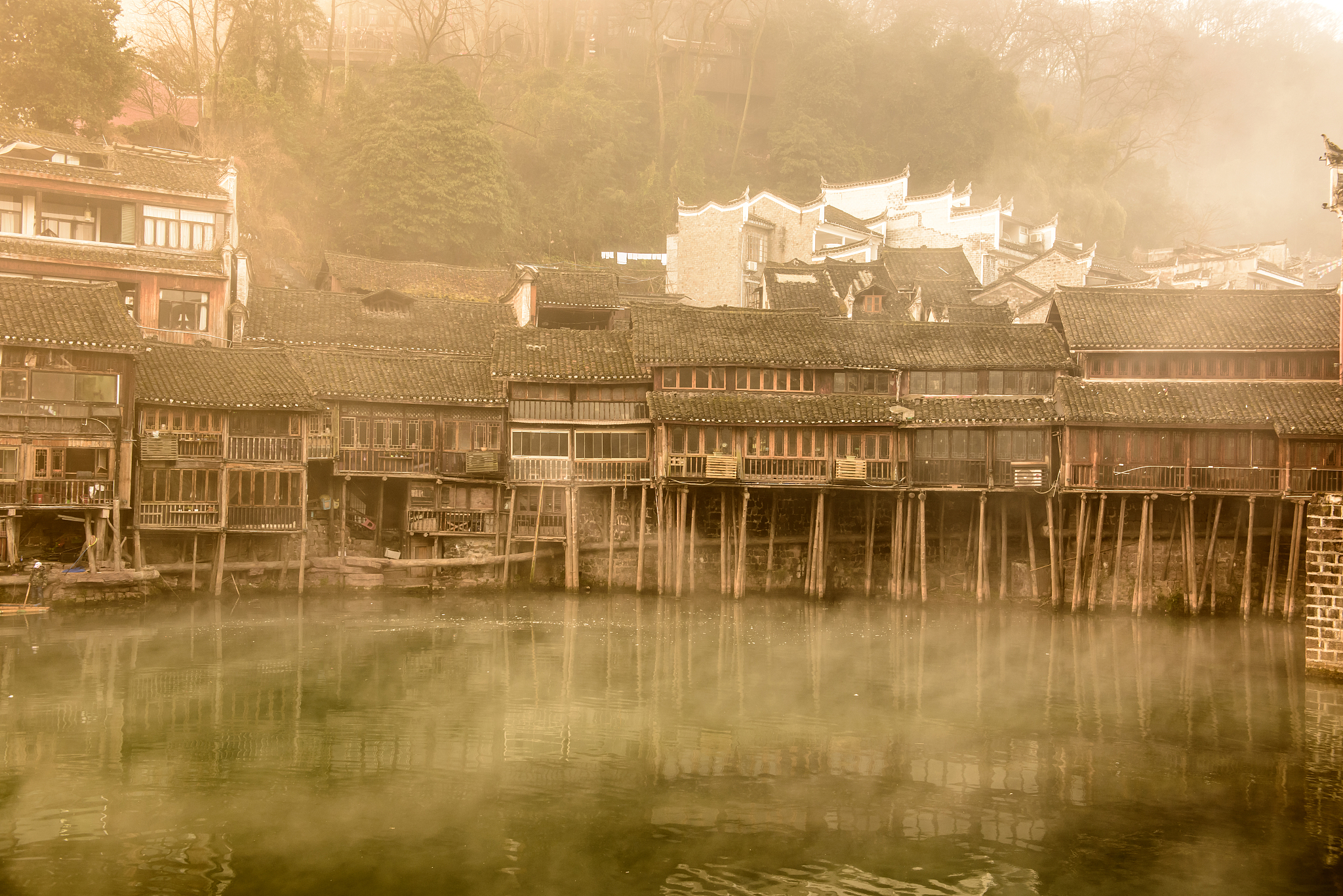 写《我读沈从文》