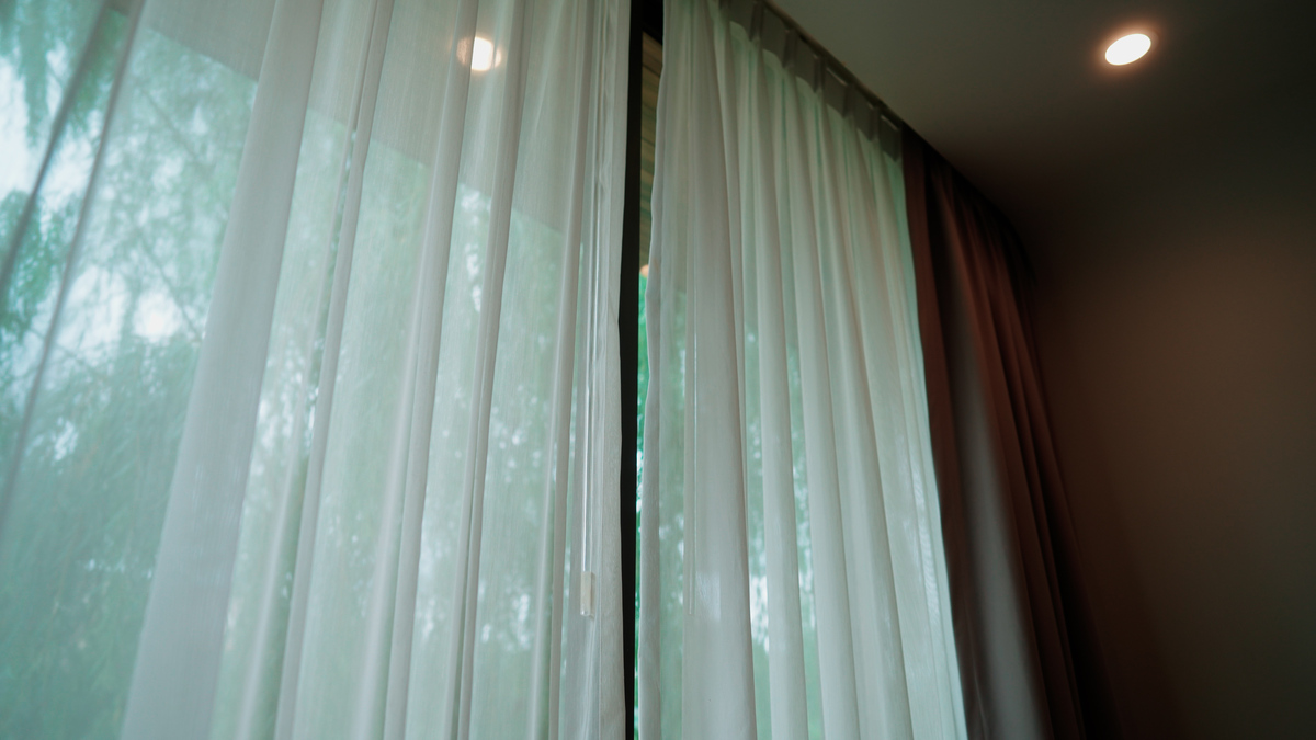 遮光帘的优缺点：价格、透气、防潮、清洗 - 详细解析