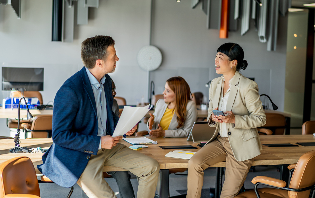 学商务英语性格内向做外贸和专业对口。但是和人打交道非常内耗能量应该