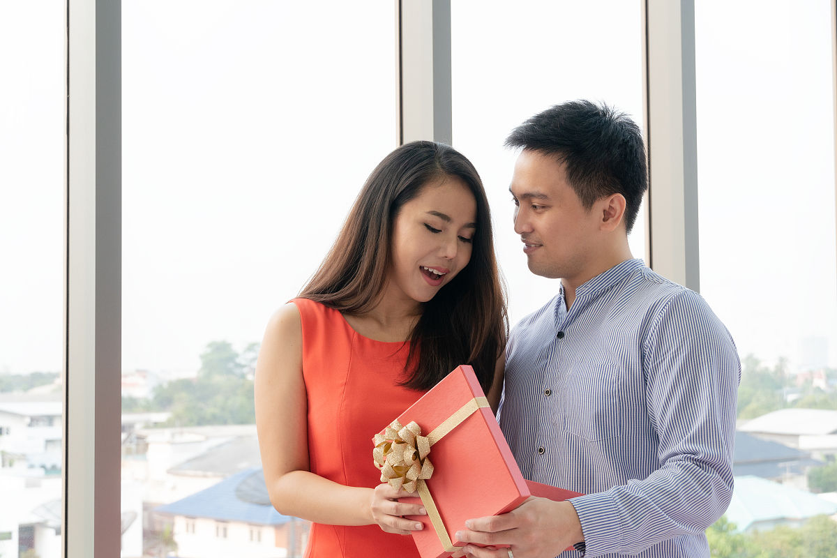 怎么第一次见面把女生送上楼