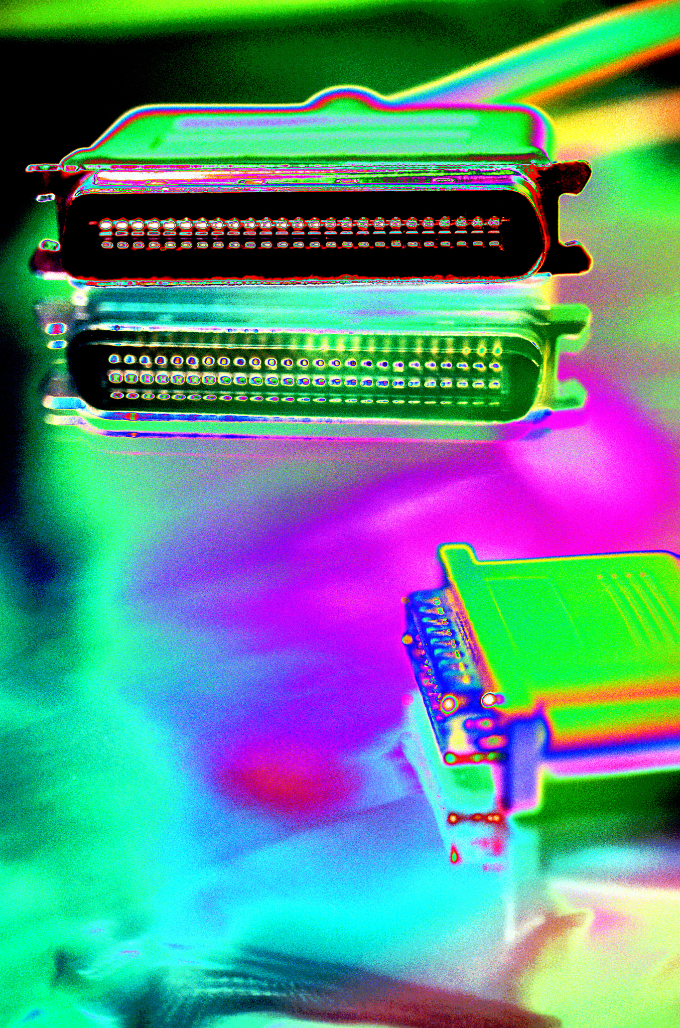 针鳍与肋板混合式微通道散热器数值模拟研究