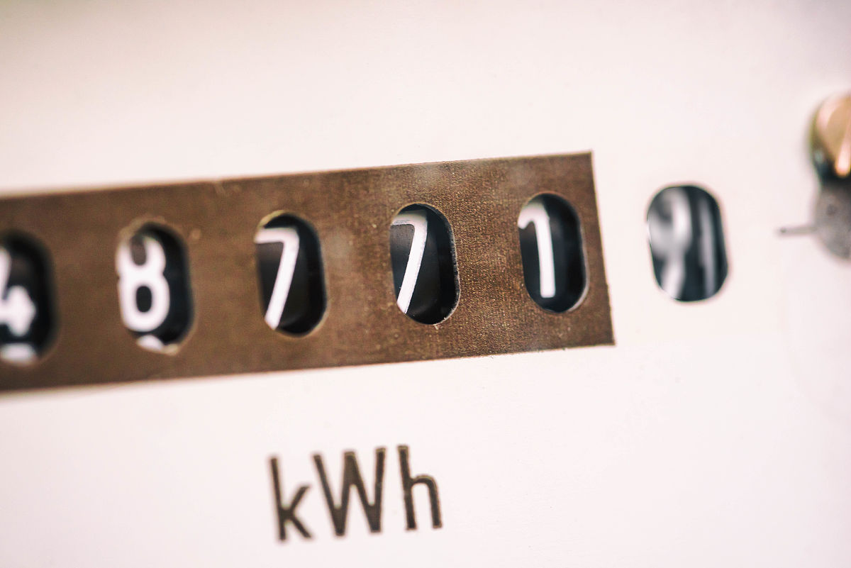 电表显示剩余电量60买购电量12是怎么回事