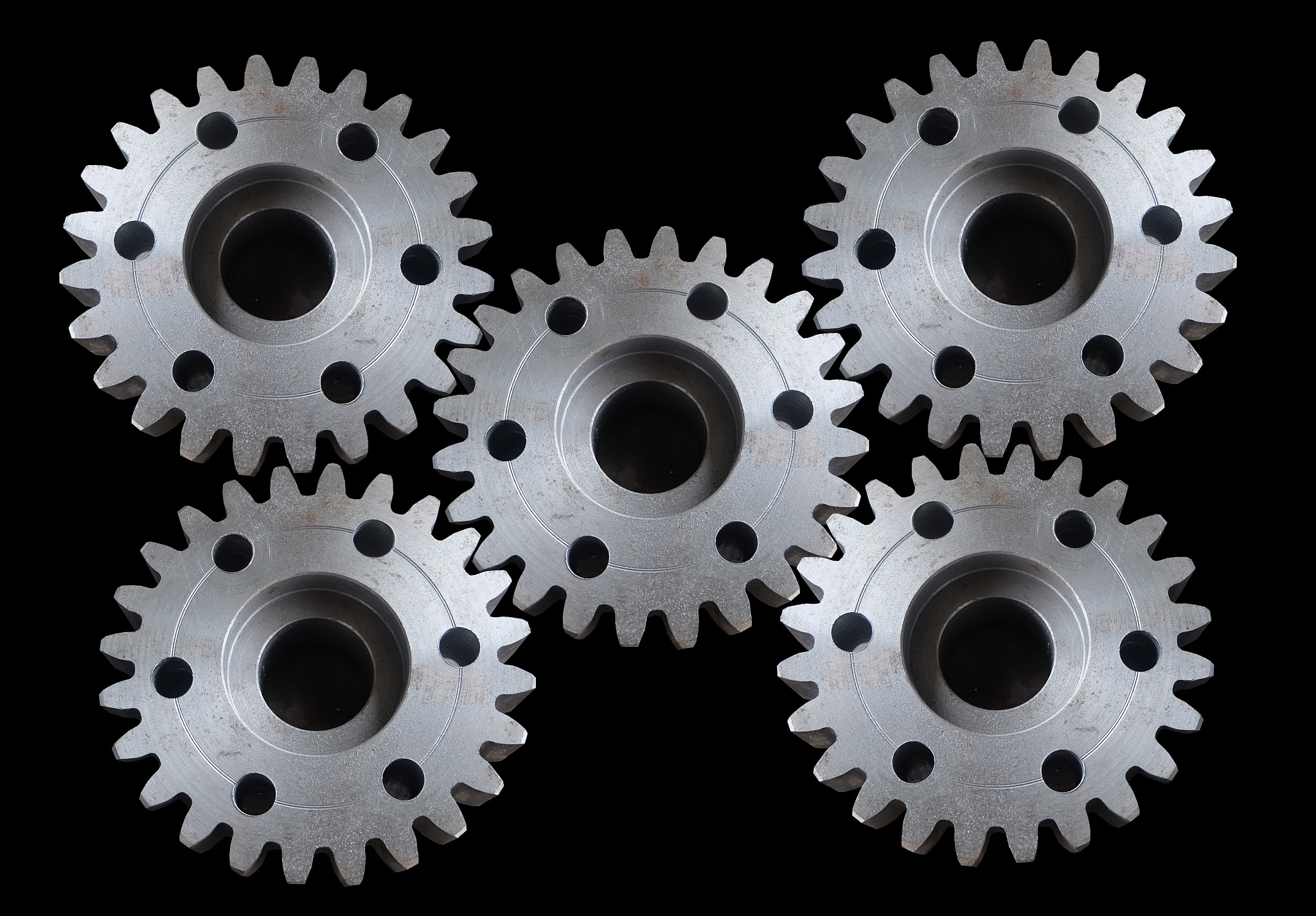 汽车用齿轮与机床用齿轮的材料一样吗？为什么？