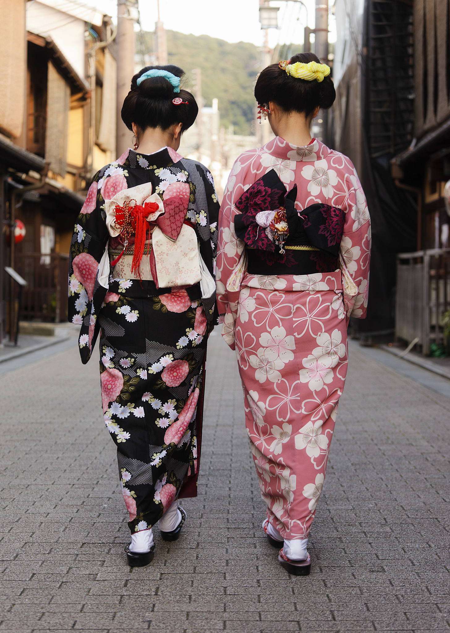 japanese sisters