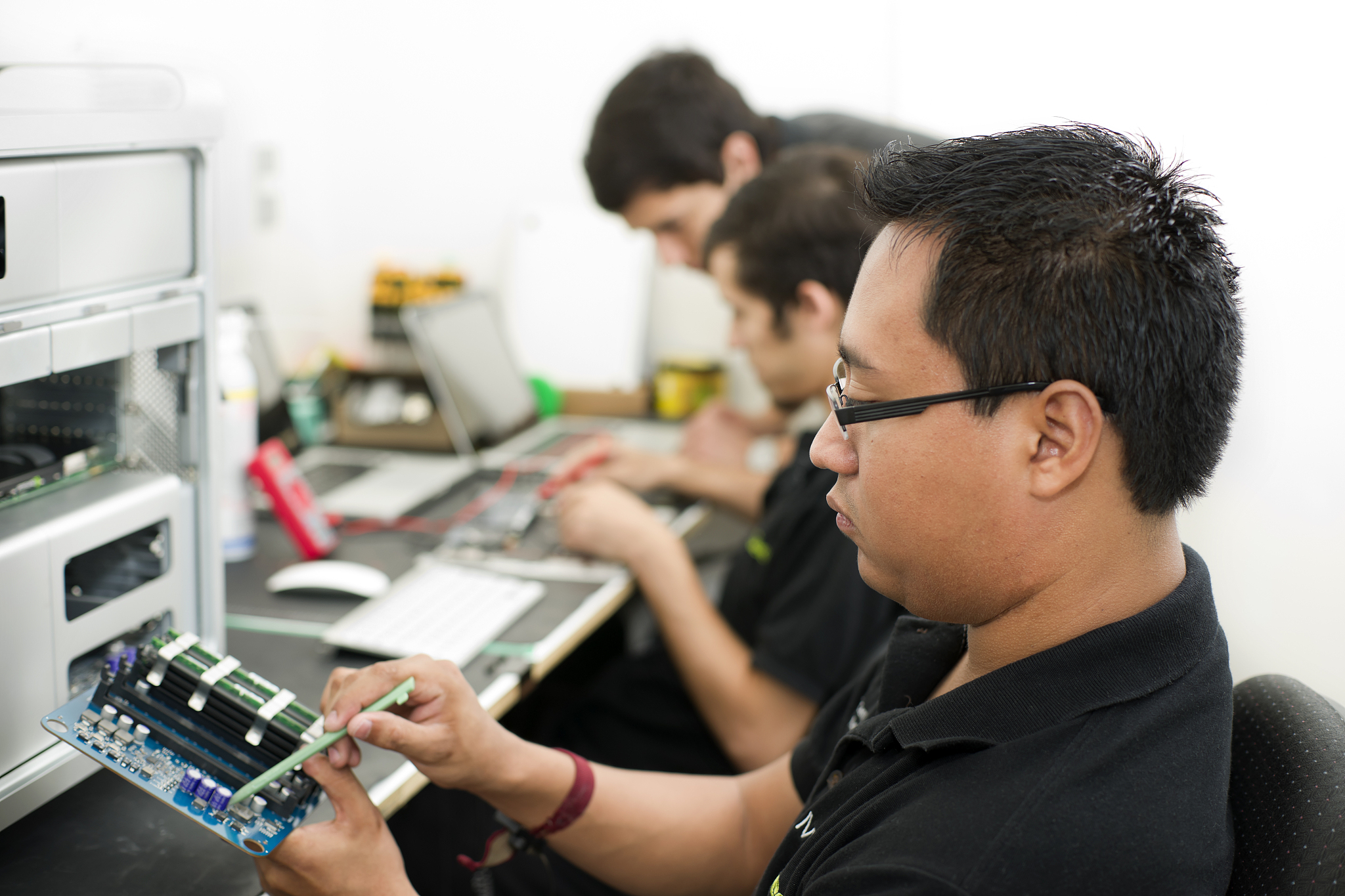 chaptgpt会取代电子信息类专业的什么岗位