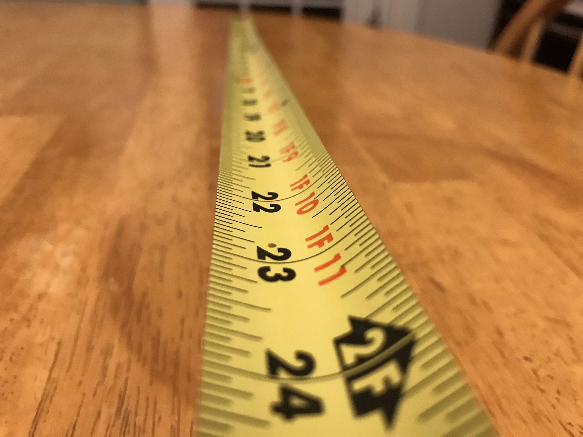 以 古今长度单位 为主题写一个 PPT 用作小学 3 年级的小朋友进行演讲每张 PPT 再给出简短的演讲稿