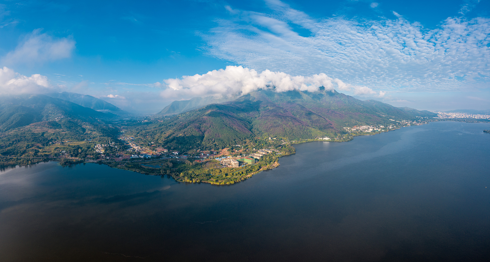 航拍西昌邛海泸山景区高清全景