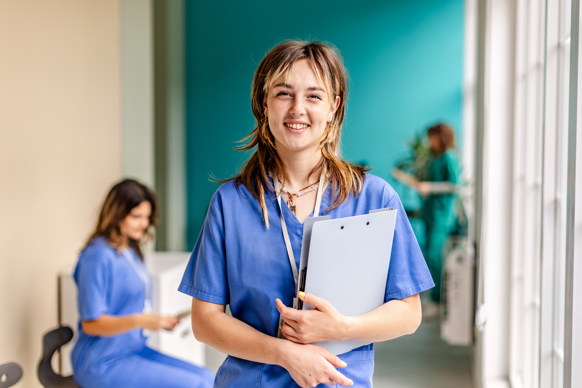 高中毕业学高级护理专业好吗？优势与发展方向解析