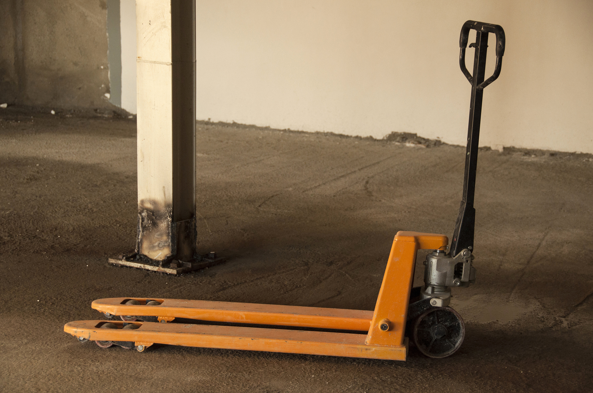 移动升降平台的支腿作用