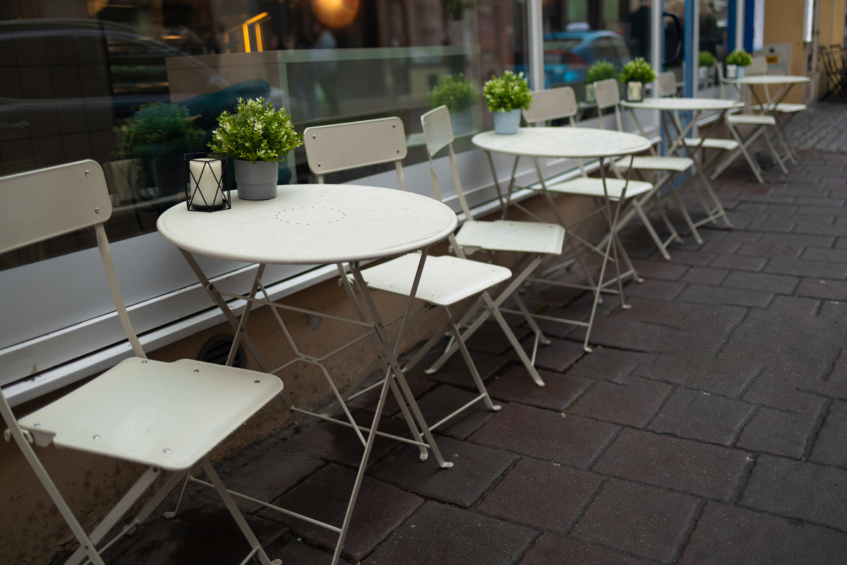 如何改造水吧里座椅质感来提高客户满意度