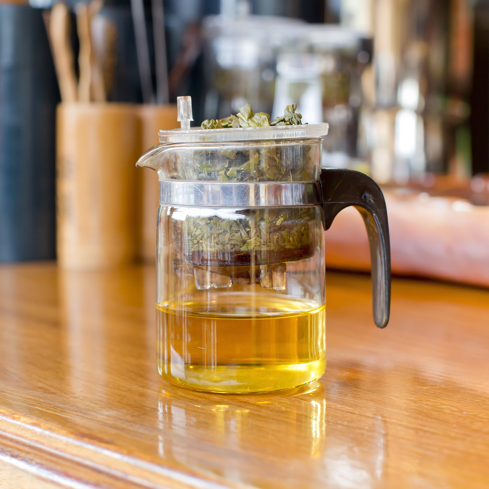 The new tea cup can separate tea leaves from water