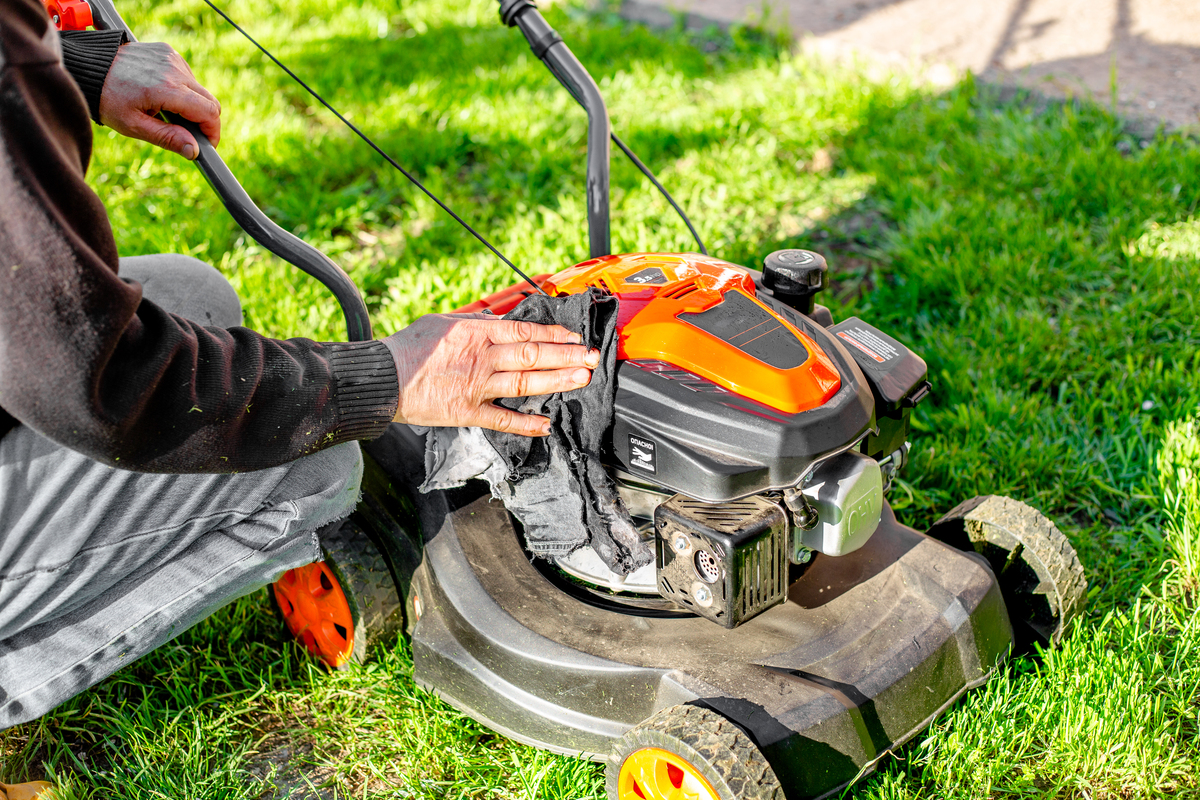 日本最大級SC「越谷レイクタウン」b8taに水拭き掃除機ワイプル登場！人気芸人による実演＆SNS投稿キャンペーンも