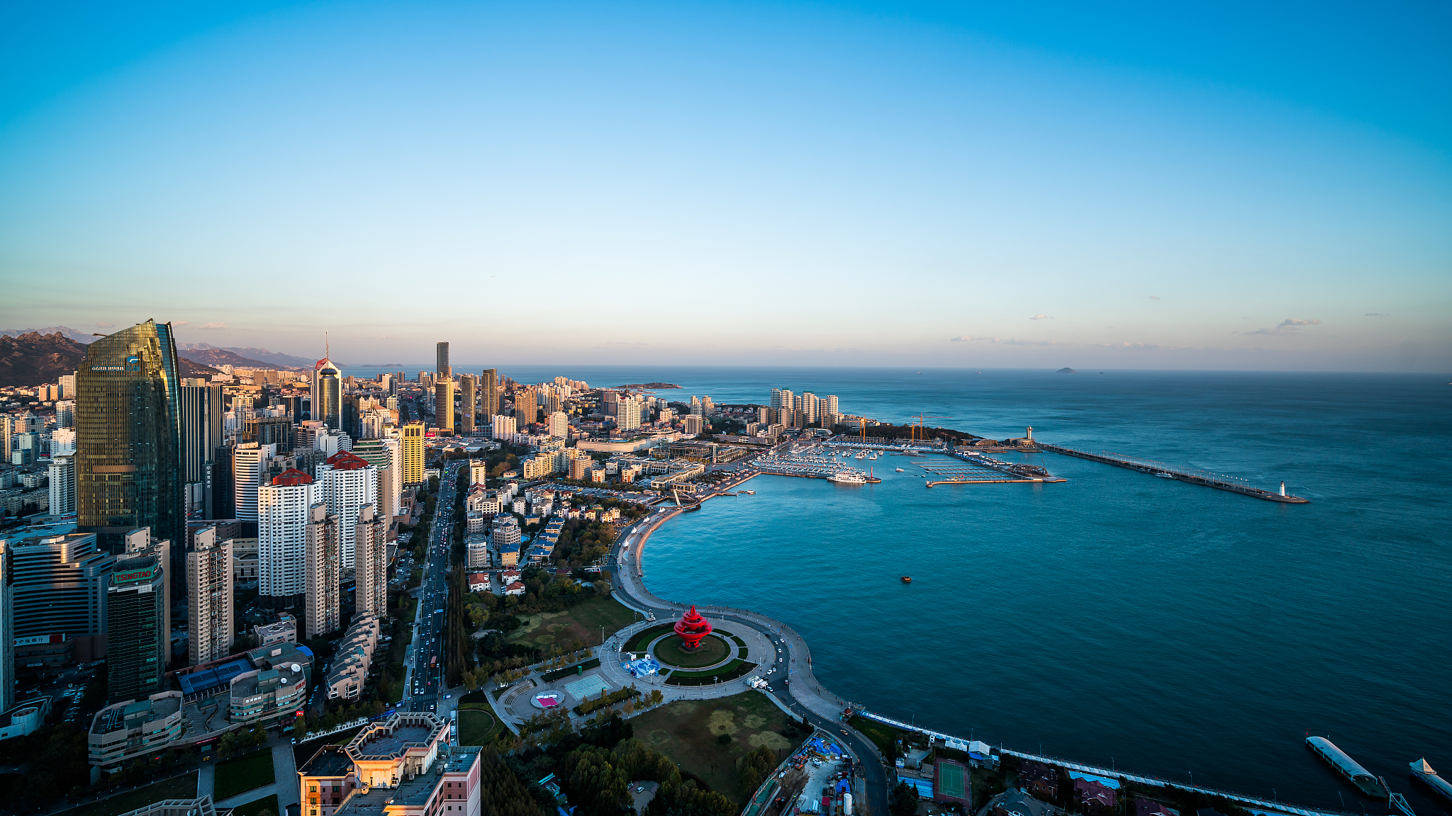 青岛市的地理环境及经贸问题