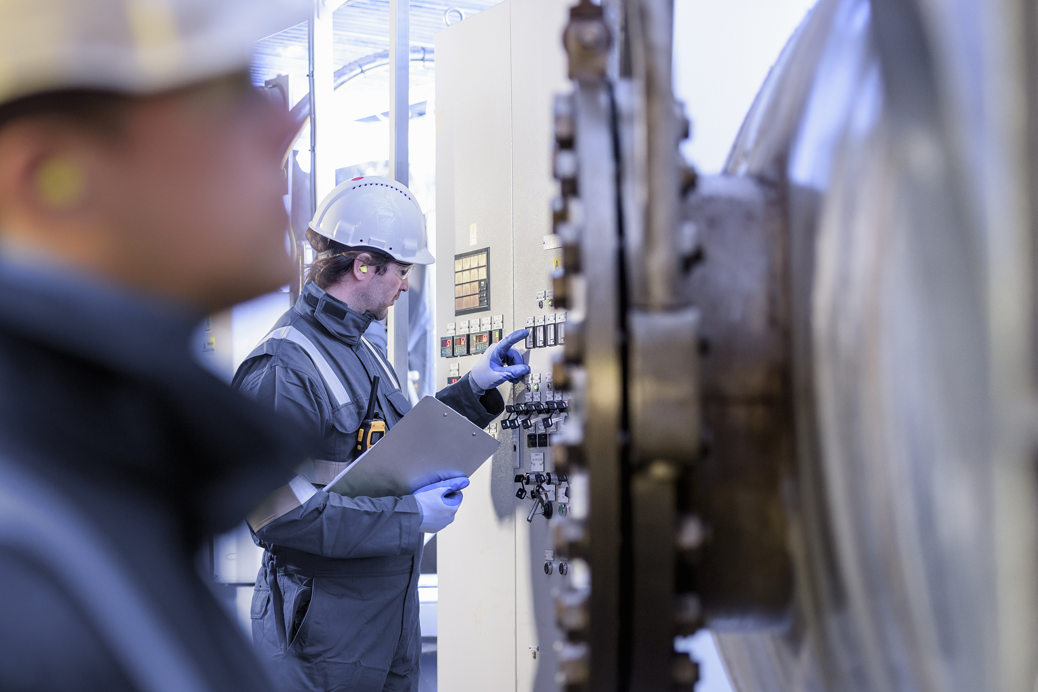 男生适合读轻轨专业吗