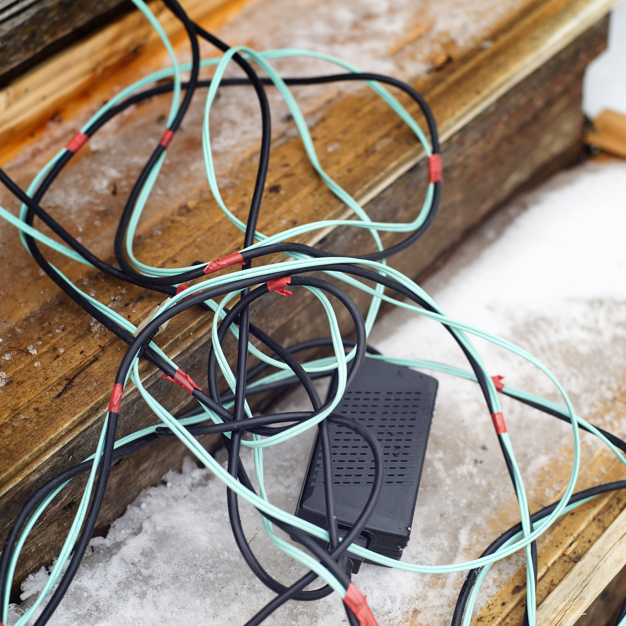 水电瓶充电器电源线断线维修教程：简单易懂的操作步骤