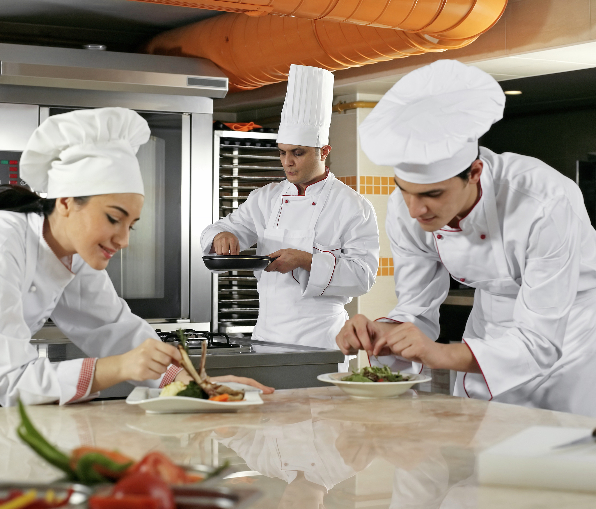 成都学厨师哪个学校好