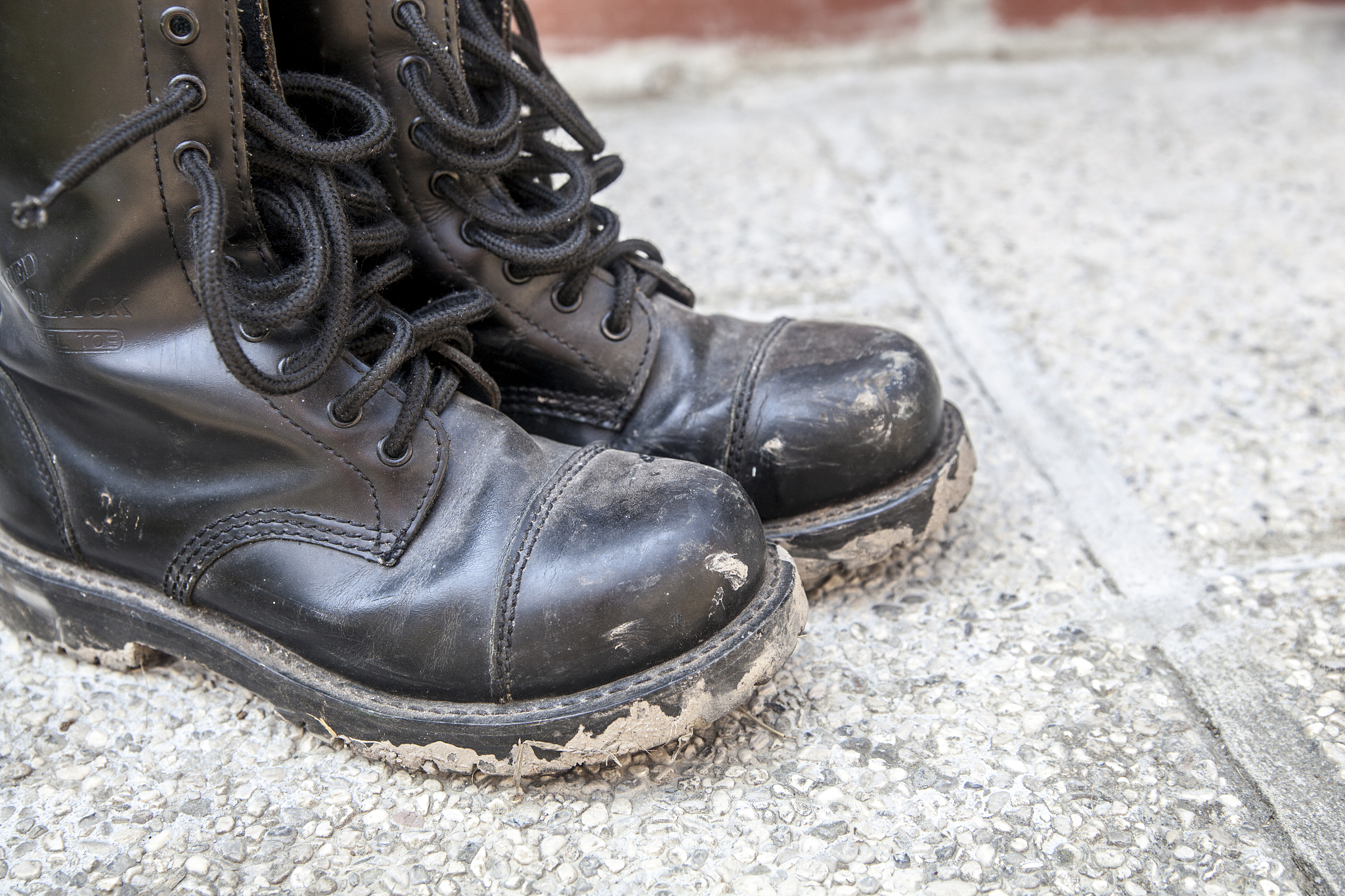 请阐述一下中国目前建筑施工行业中的安全管理体系的实际运用现状