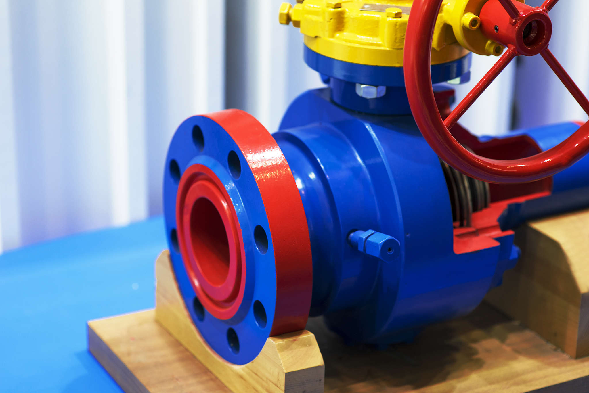 化工泵机械密封安压缩量调节装方法详细 用250字帮我描述