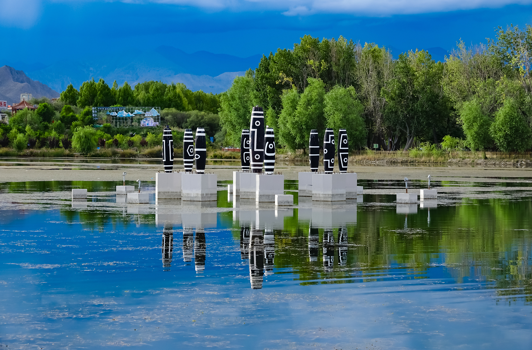 拉萨市河长制建设问题研究：推动城市水环境治理和促进社会参与