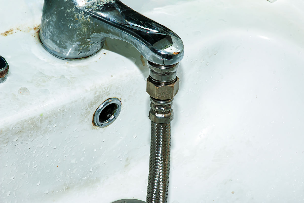 水表检定站 上半年检定水表7617块 200字内