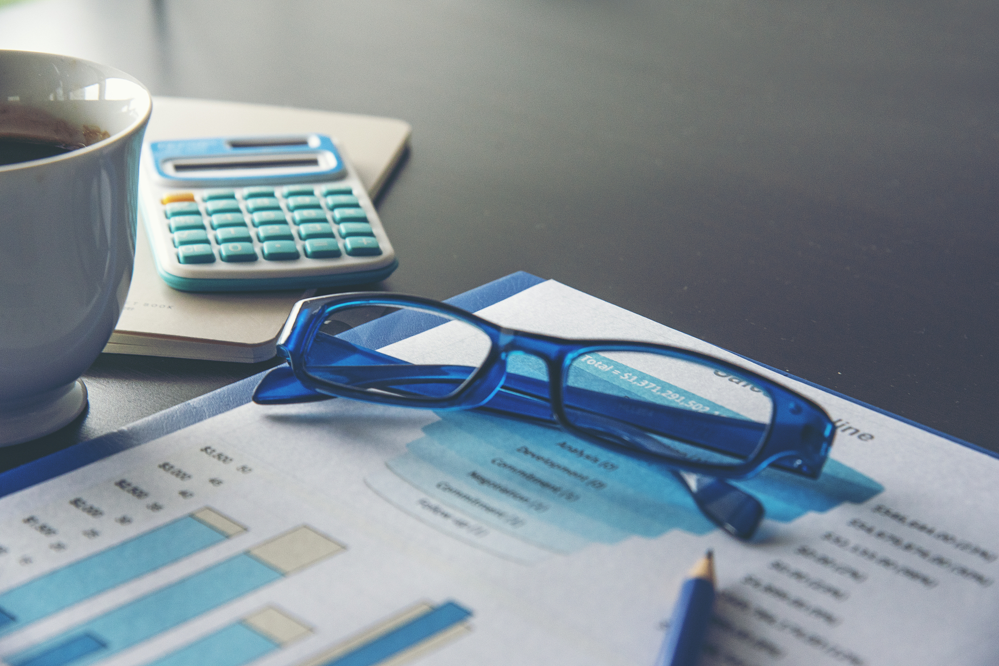 Excel 查找数据并填充指定单元格 - 详细步骤及代码示例