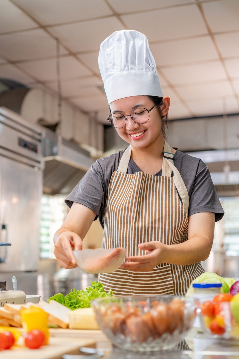 宣传片开场语诗情画意的感觉厨房人的艰辛不容易