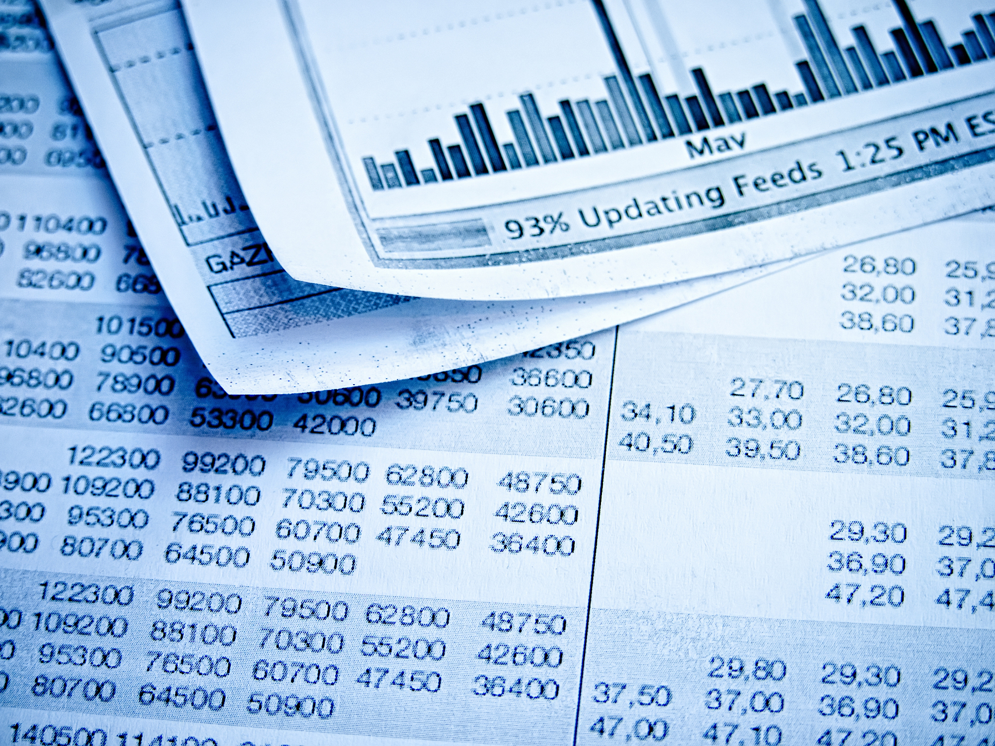 关于以摊余成本计量的金融工具的修订以下哪些说法正确？选择两个正确选项 I 对于不会导致终止确认的金融资产的修订修订利得和损失计入损益。 II 对于导致终止确认的金融资产的修订在计量预期信用损失时修订后的资产被视为新的资产。 III 对于不会导致终止确认的金融负债的修订所产生的任何成本或费用计入损益。 IV 对于导致终止确认的金融负债的修订 所产生的任何成本和费用应调整新的金融负债的账面金额。