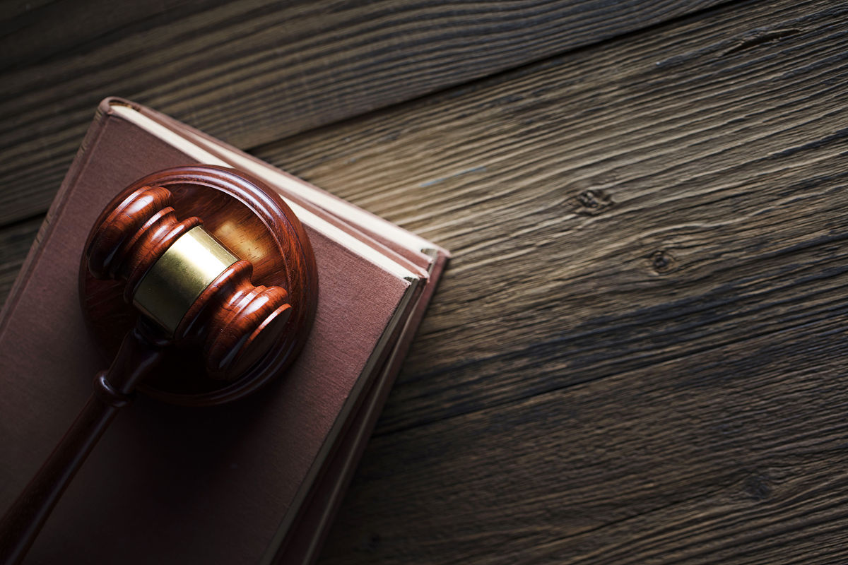 报考法律类院校好吗？