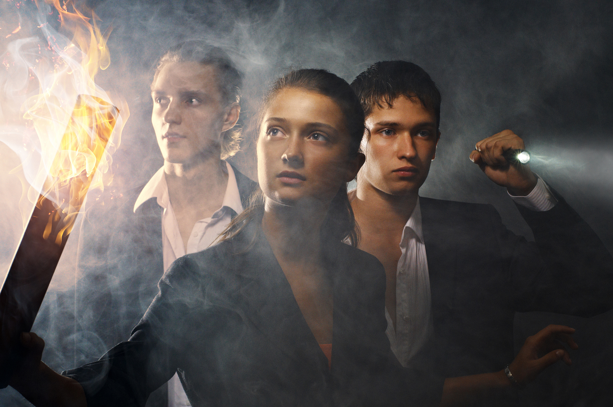 创造一个600字描述一个人在饥饿游戏里被选中去参加饥饿游戏时的情景