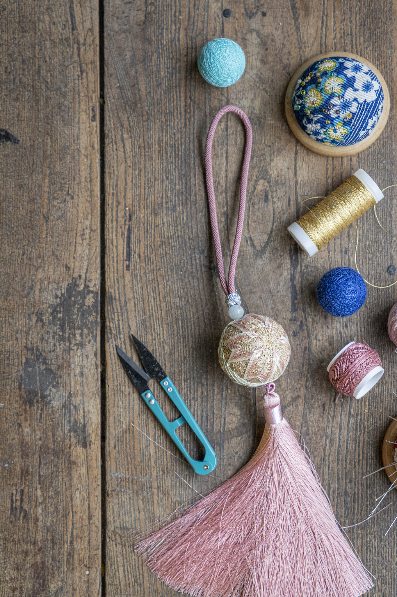 手包刺绣：古风美学，邂逅时尚浪漫