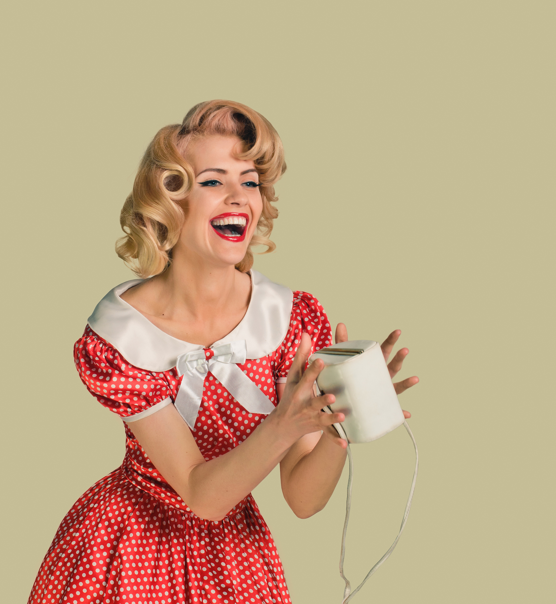 哭穷大会开始啦！我的钱包比脸还干净！