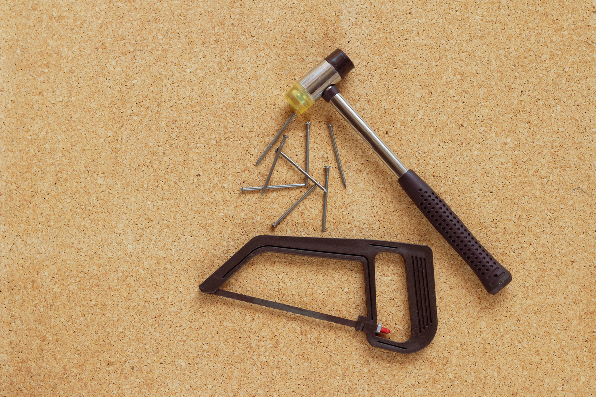 请为我提供一篇关于电钻金属板剪板器的广告营销文案口语化一点大约150字