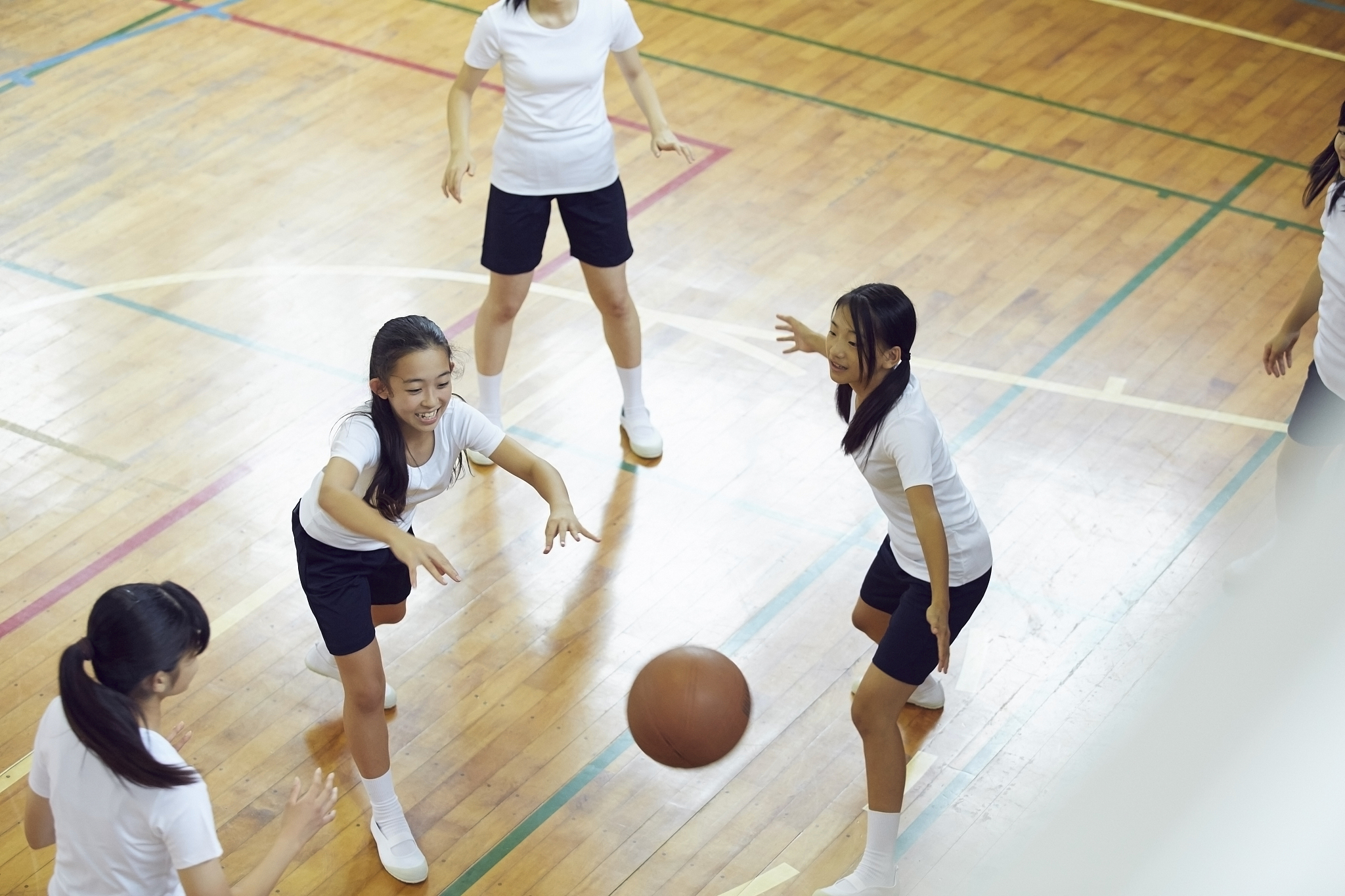 你是一位初中生根据自身经历写一场告别题目为《告别用另一种方式》