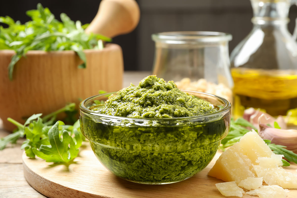 利用感官品质评价的方法对螺旋藻燕麦植物基蛋糕成品的质量进行评价。感官品质评价是一种能客观真实反映食品品质的有效方法在国内外已经得到广泛的应用目前尚无任何一种仪器检验能完全取代感官评价13试验焙烤得到成品评价时抽出10名具有感官评价经验的专业人员组成评价小组可以适当简短一点点