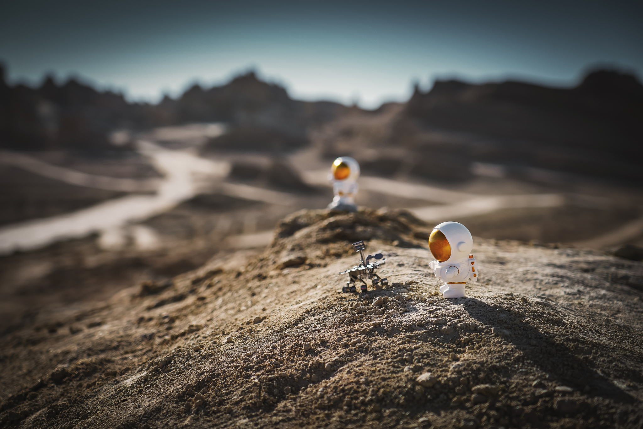 编一个男生发现新大陆的故事