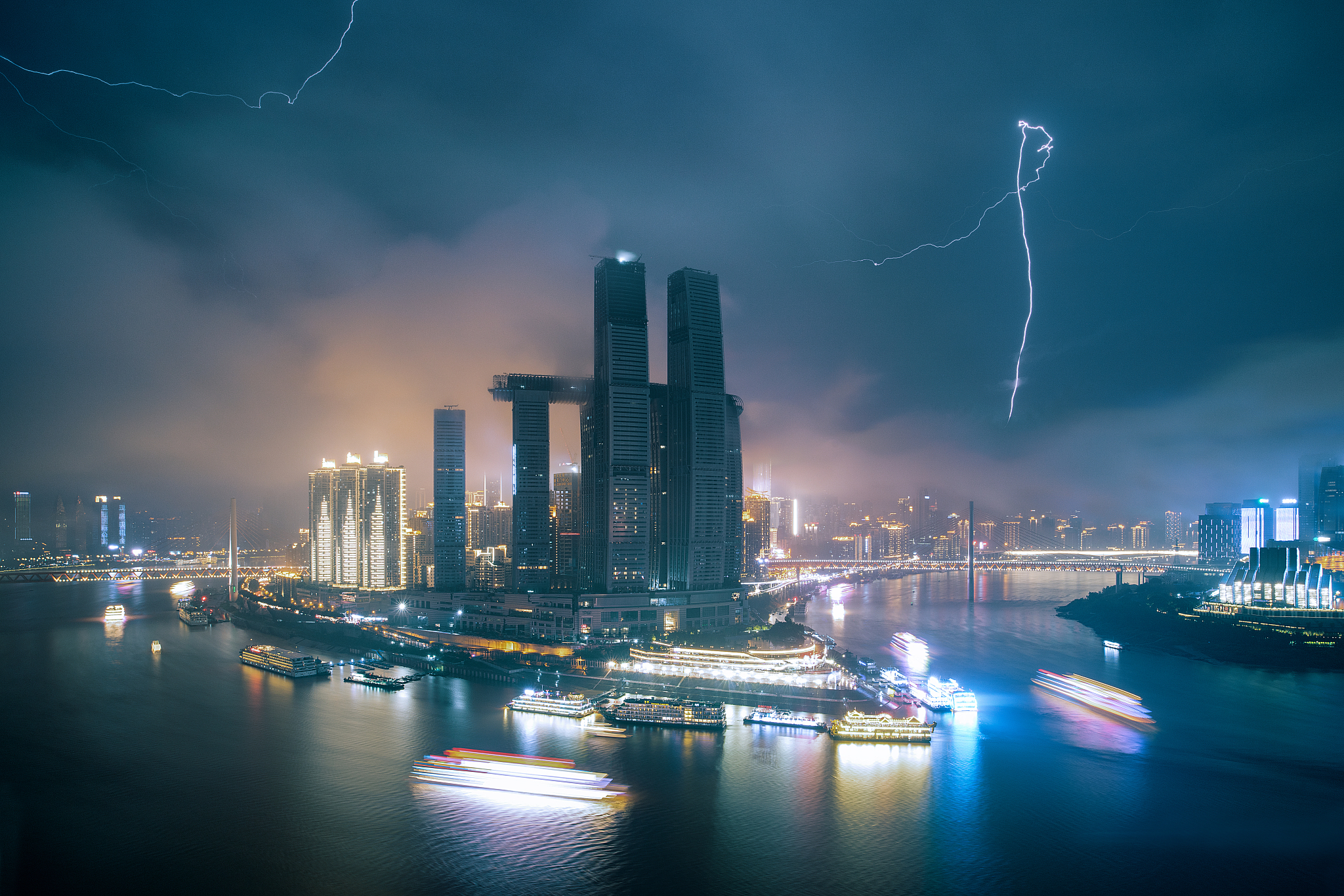 重庆东亚航空技工学校招生电话多少