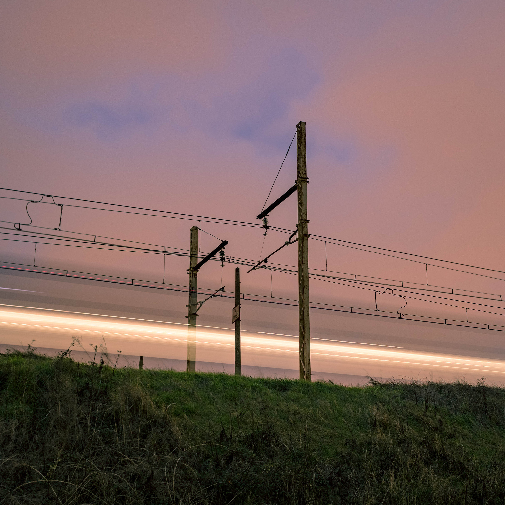 什么情况下需要用快门优先模式拍摄帮我用200字详细描述
