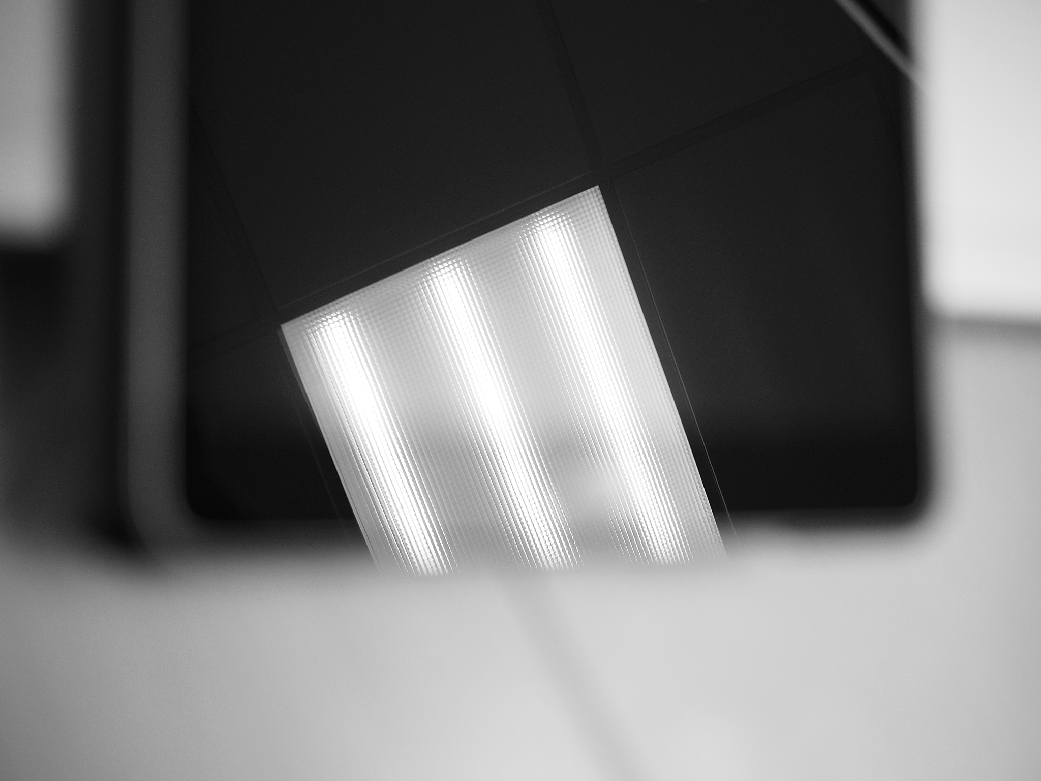 荧光光谱半峰宽的影响因素及解释